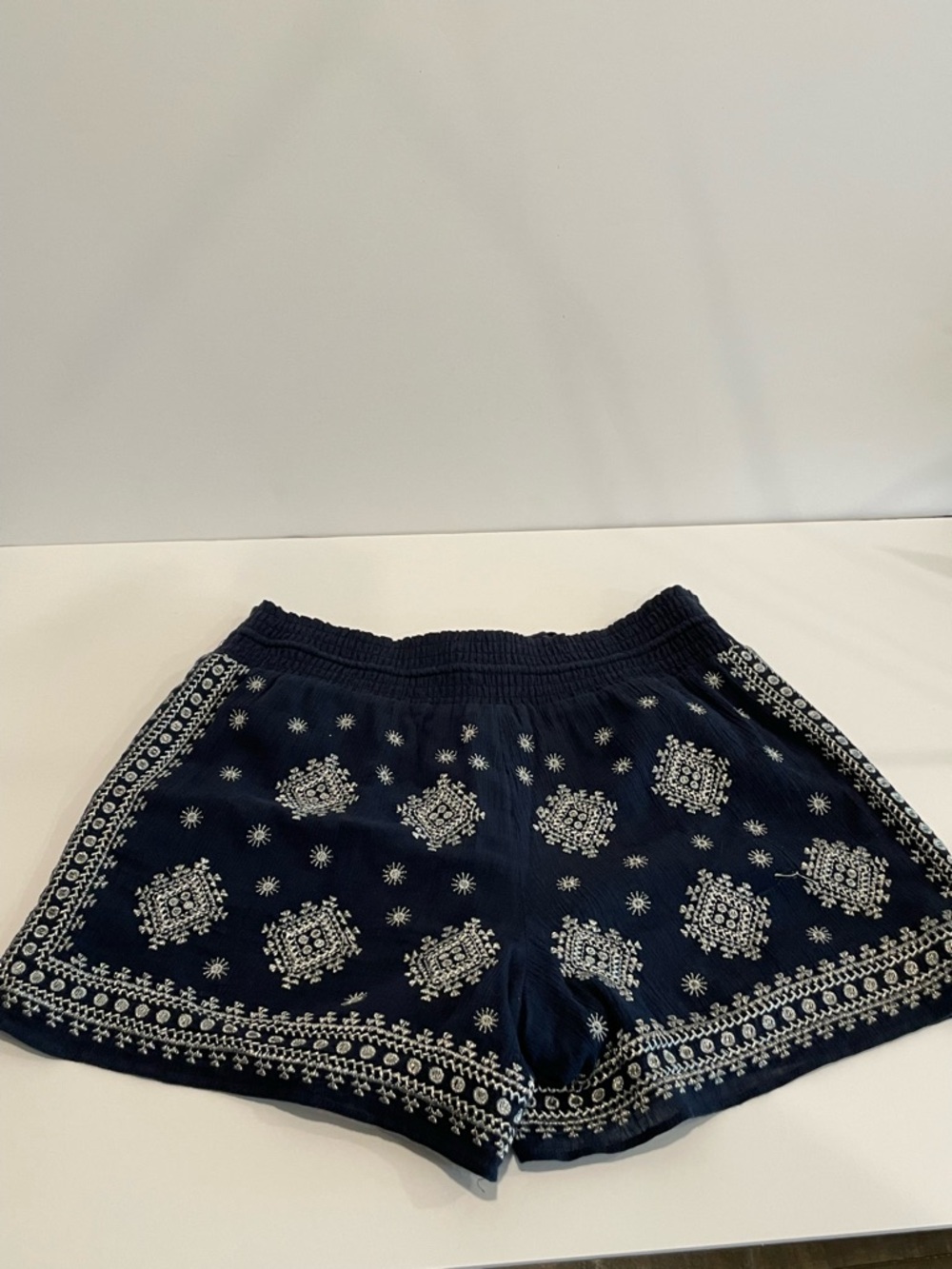 J. Crew Navy Blue Gauze Lined Shorts Embroidered Silver On Blue Size XXS. - Picture 4 of 10